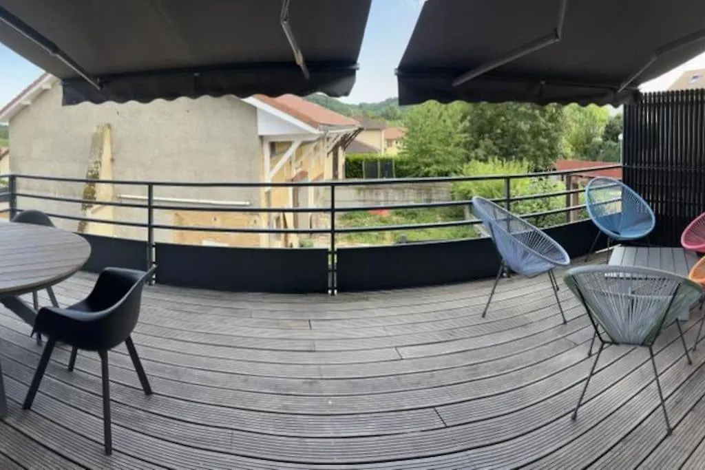 Magnifique Duplex Avec Terrasse Apartment Meyrie
